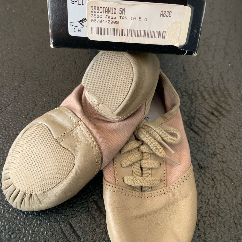 Capezio Girls Lace Up Tan Split-Sole Jazz Shoes
